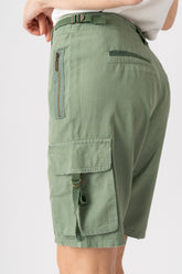 Silk cargo bermuda in Myrtle Green