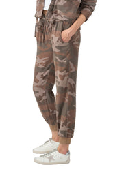 100% Silk jogger with embroidery in Violet Camo