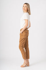 Easy fit cargo pants in Camel