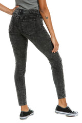 Skinny Corduroy pants in Acid Black