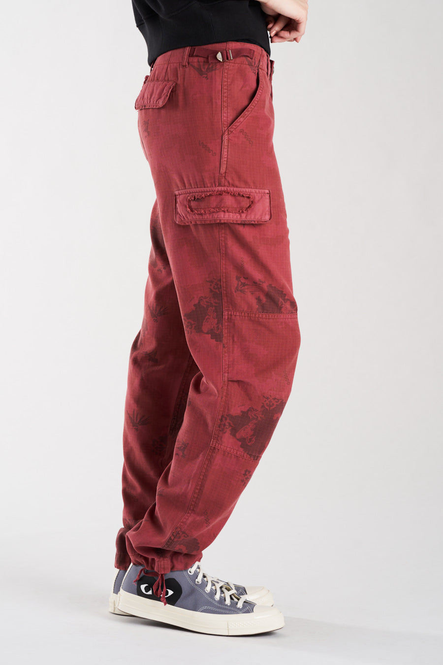 Silk relaxed cargo pants in Burgundy