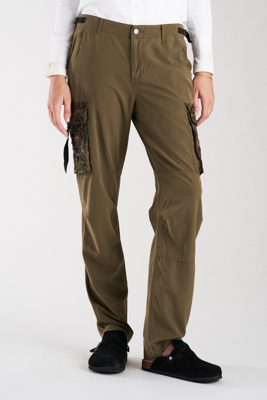 Silk relaxed cargo with embroidery in New Olive